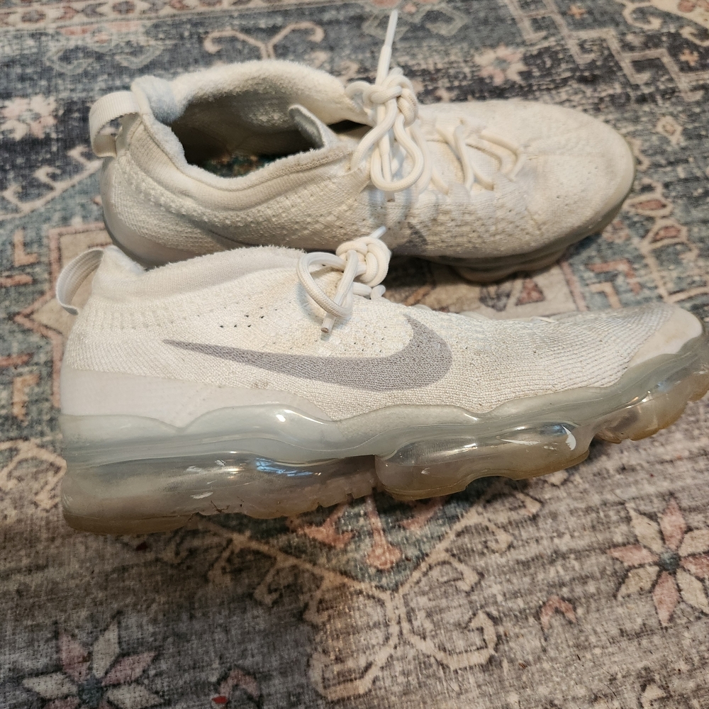 Nike Women's Vapormax - Picture 3 of 7
